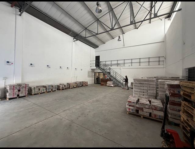 325M² WAREHOUSE TO LET IN AIRPORT INDUSTRIA